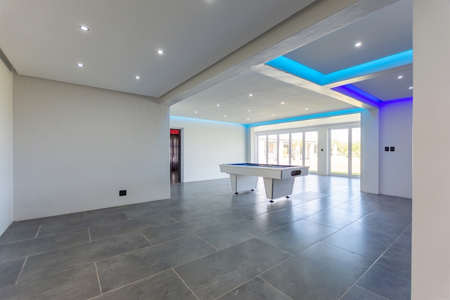 9 Bedroom Property for Sale in Long Acres Country Estate Western Cape